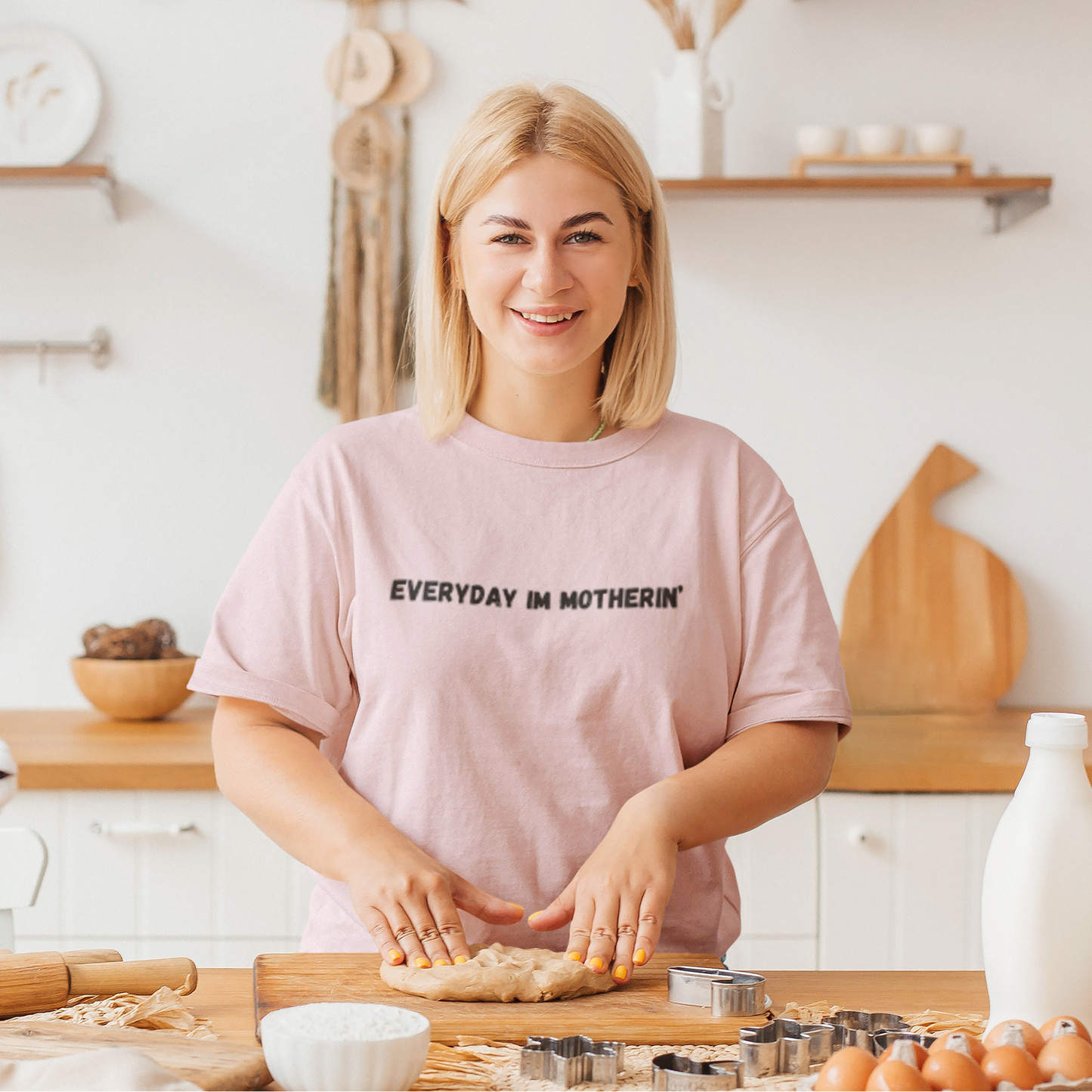 Everyday I'm Motherin' T-Shirt | Funny Viral Mother's Day Gift | Unisex - 3 Colors - seen on celebs